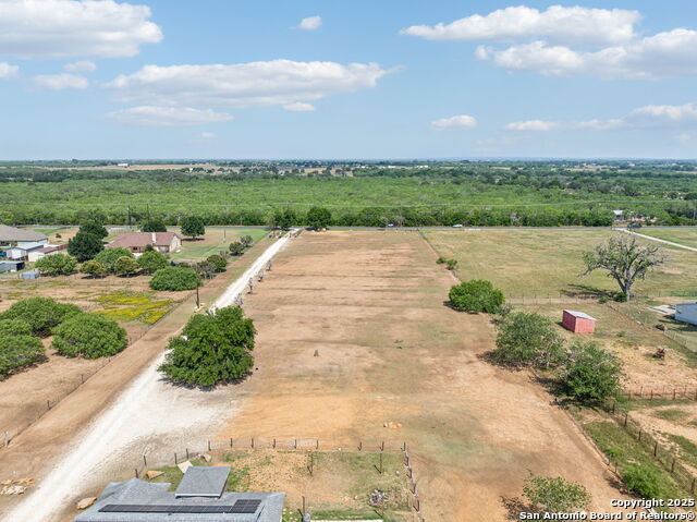 Listing photo id 39 for 2355 Stuart Rd