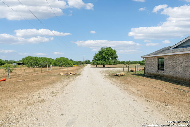 Listing photo id 40 for 2355 Stuart Rd