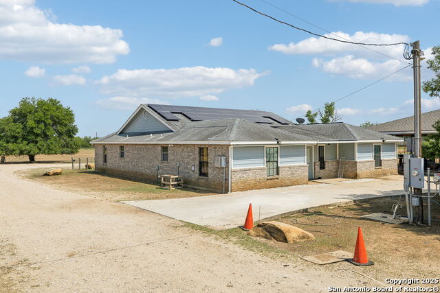 Listing photo id 41 for 2355 Stuart Rd