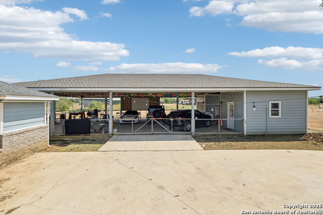 Listing photo id 42 for 2355 Stuart Rd