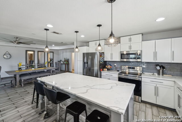 Listing photo id 5 for 2355 Stuart Rd