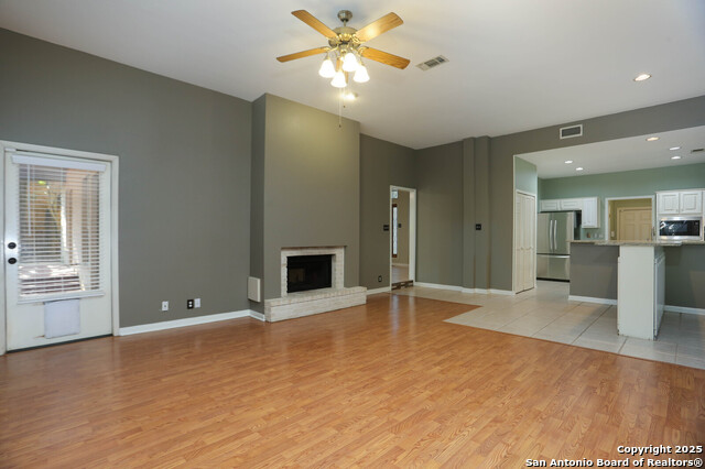 Image 11 of 36 For 2647 Inwood Briar