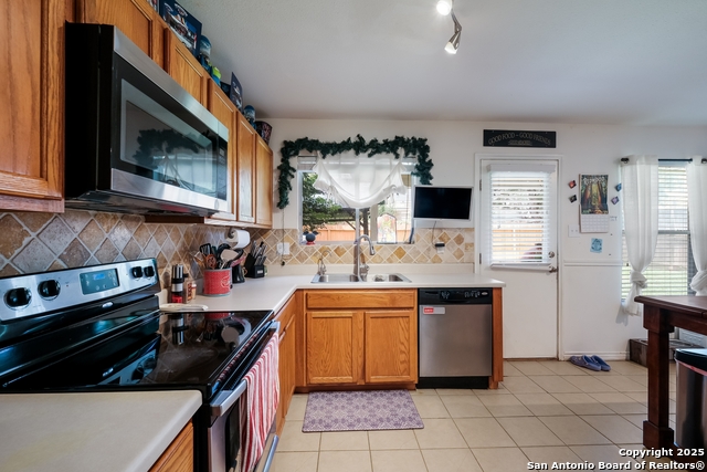 Image 11 of 26 For 11703 Oakbrooke Hill