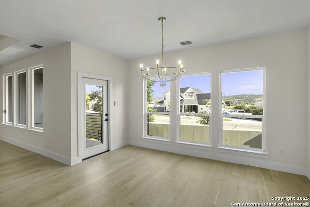 Listing photo id 4 for 1901 Chateau