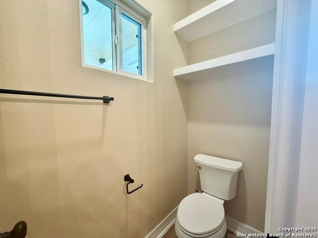 Listing photo id 14 for 1075 County Road E