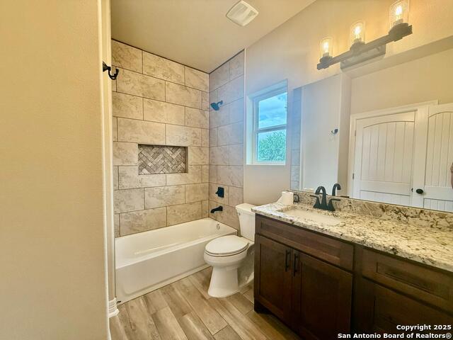 Listing photo id 17 for 1075 County Road E