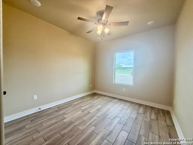 Listing photo id 18 for 1075 County Road E