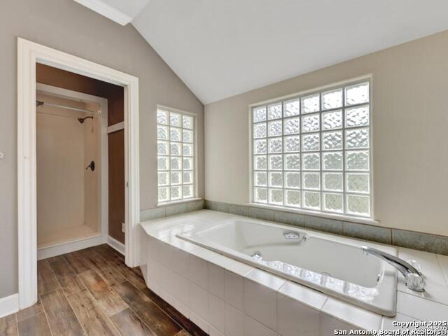 Listing photo id 14 for 1210 Whispering Woods