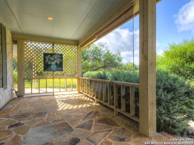 Listing photo id 39 for 1210 Whispering Woods