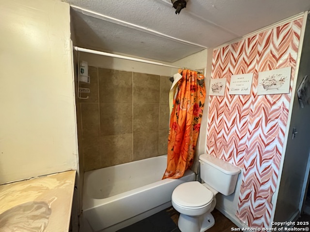 Listing photo id 2 for 468 Withers  