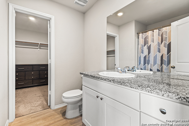 Image 18 of 21 For 7207 Lincoln Trace