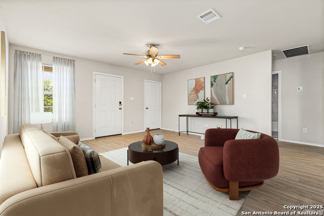 Image 5 of 21 For 7207 Lincoln Trace