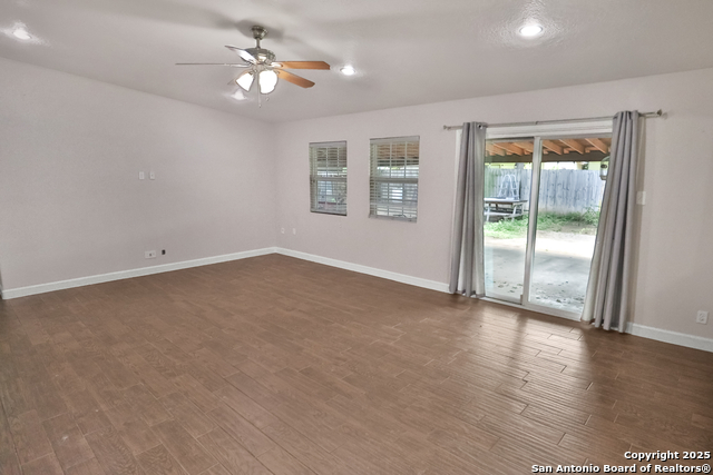 Image 6 of 15 For 7730 Pipers View
