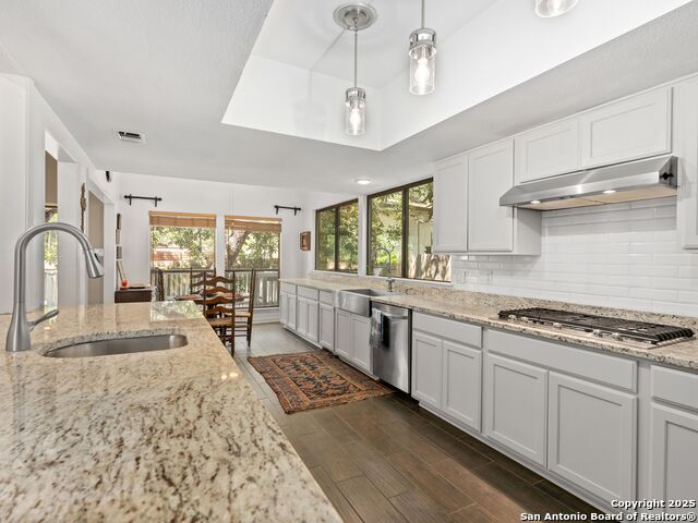 Image 12 of 37 For 9715 Laurel Oaks