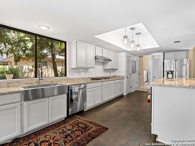 Image 15 of 37 For 9715 Laurel Oaks