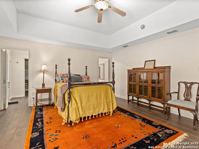 Image 19 of 37 For 9715 Laurel Oaks