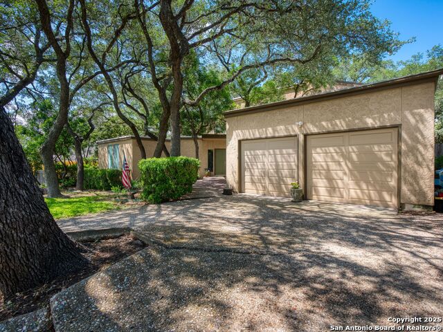 Image 2 of 37 For 9715 Laurel Oaks