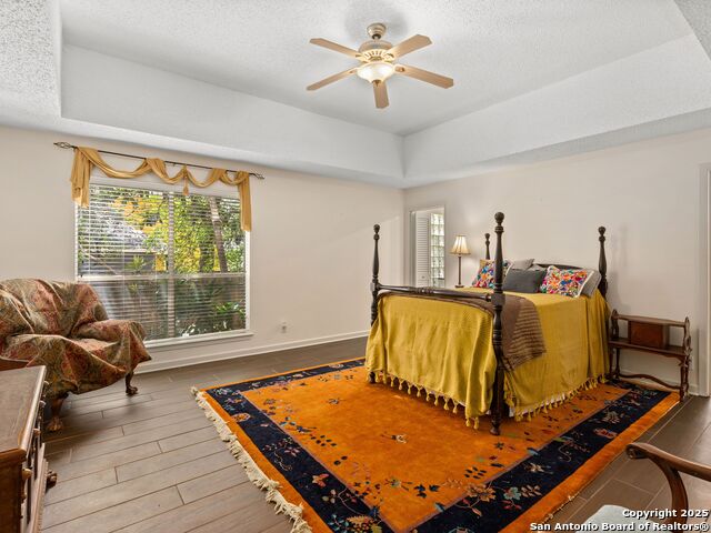 Image 20 of 37 For 9715 Laurel Oaks