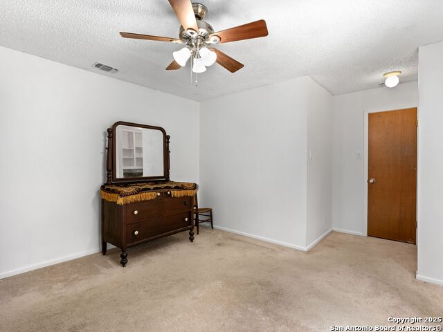 Image 27 of 37 For 9715 Laurel Oaks