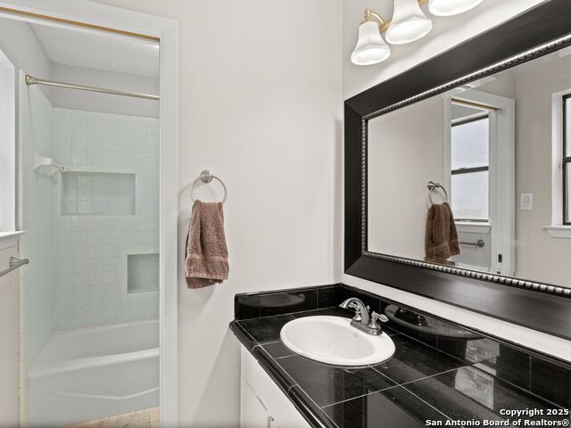 Image 29 of 37 For 9715 Laurel Oaks