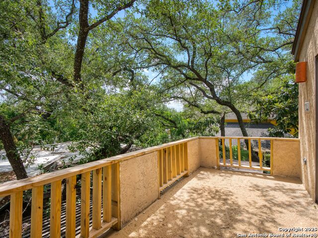 Image 31 of 37 For 9715 Laurel Oaks