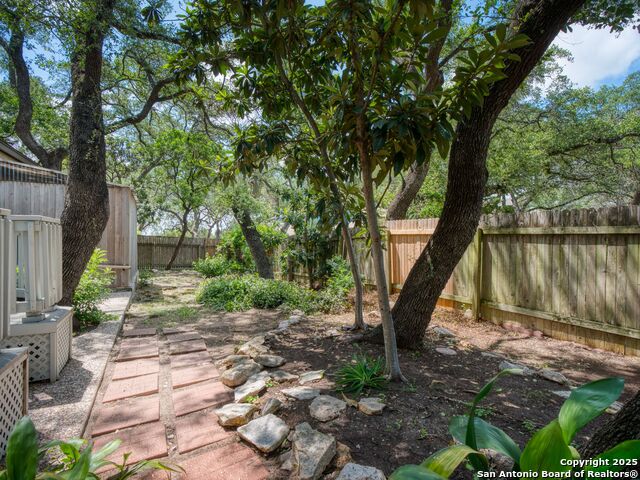 Image 35 of 37 For 9715 Laurel Oaks