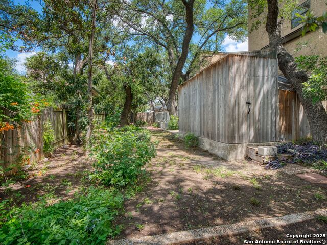 Image 36 of 37 For 9715 Laurel Oaks