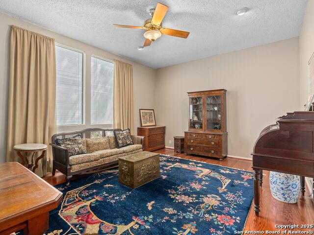Image 5 of 37 For 9715 Laurel Oaks