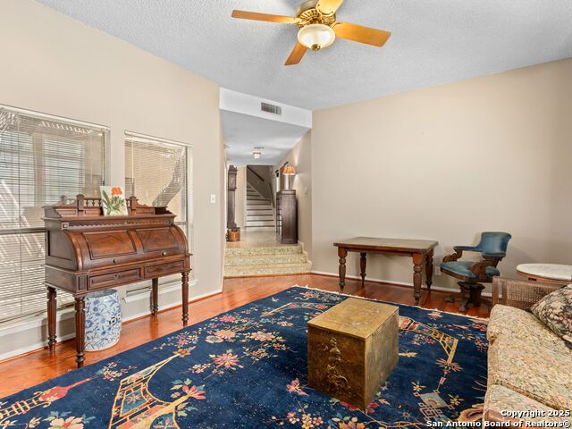 Image 6 of 37 For 9715 Laurel Oaks