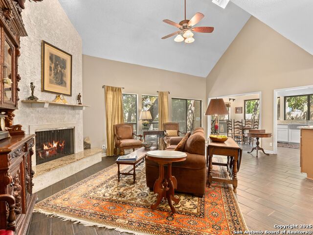 Image 7 of 37 For 9715 Laurel Oaks