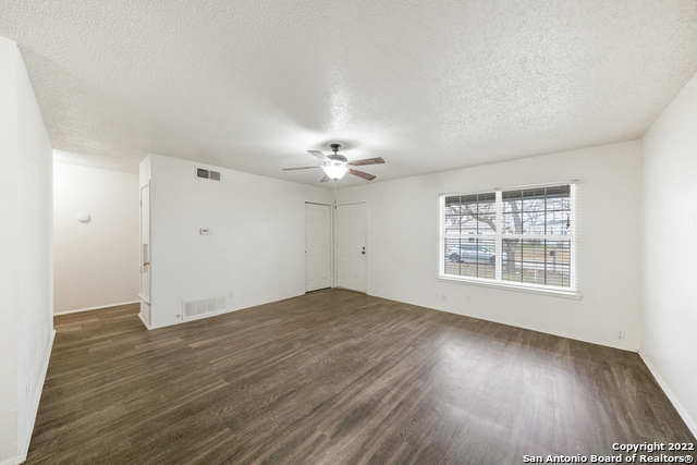 Image 10 of 36 For 505 Oasis St