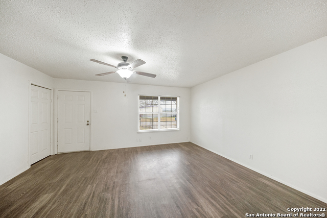 Image 11 of 36 For 505 Oasis St