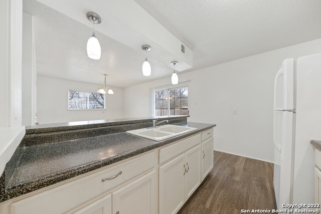 Image 12 of 36 For 505 Oasis St