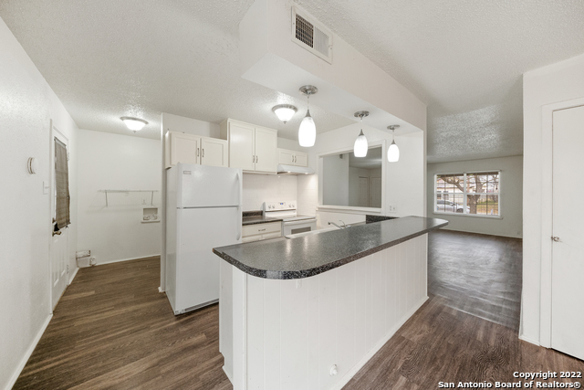 Image 15 of 36 For 505 Oasis St