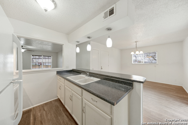 Image 17 of 36 For 505 Oasis St