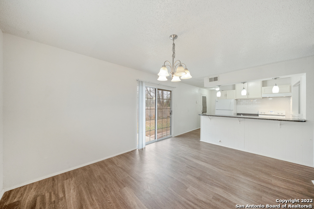 Image 19 of 36 For 505 Oasis St