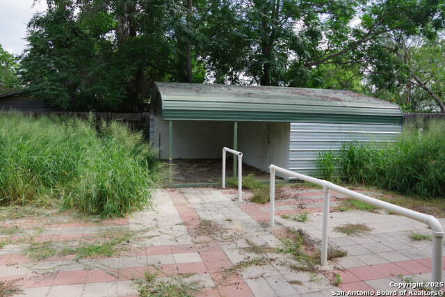 Image 14 of 17 For 909 San Antonio