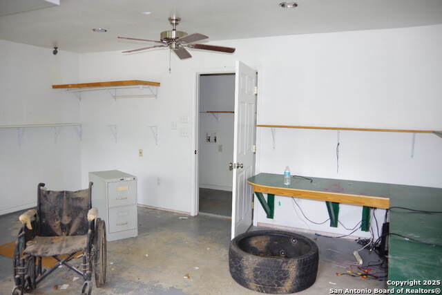 Image 3 of 17 For 909 San Antonio