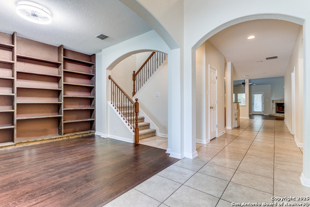 Image 5 of 29 For 10611 Larch Grove Ct