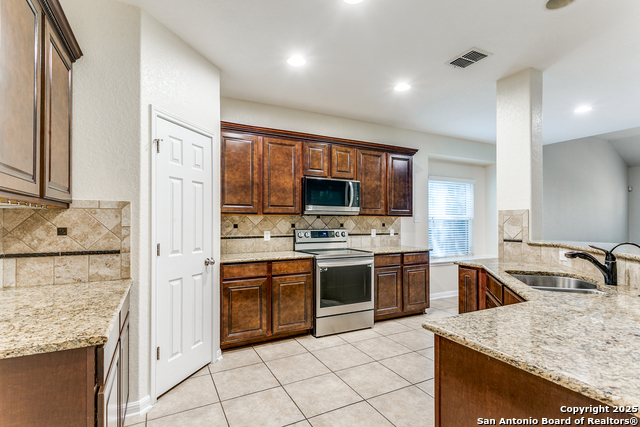 Image 7 of 29 For 10611 Larch Grove Ct
