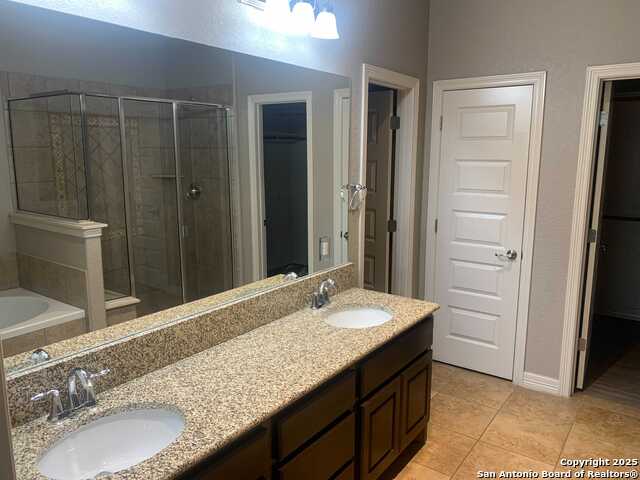 Image 10 of 20 For 594 Carriage House