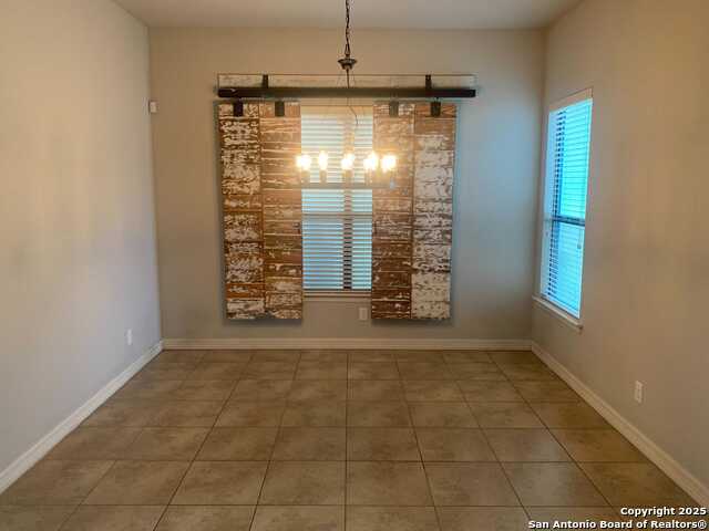 Image 11 of 20 For 594 Carriage House
