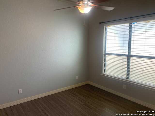 Image 12 of 20 For 594 Carriage House