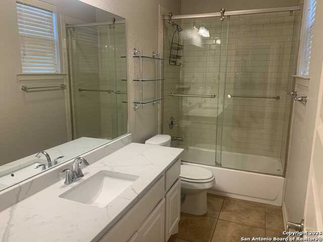 Image 17 of 20 For 594 Carriage House
