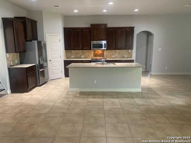 Image 3 of 20 For 594 Carriage House