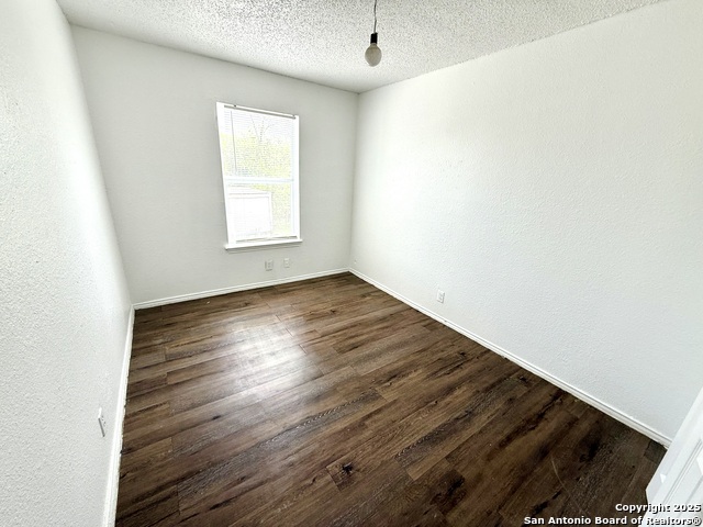 Image 11 of 17 For 518 Briggs St  201