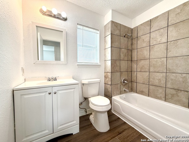 Image 16 of 17 For 518 Briggs St  201
