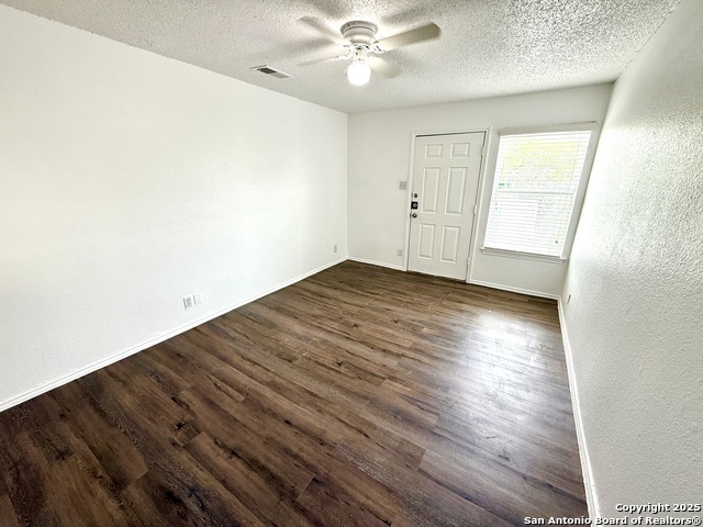 Image 3 of 17 For 518 Briggs St  201
