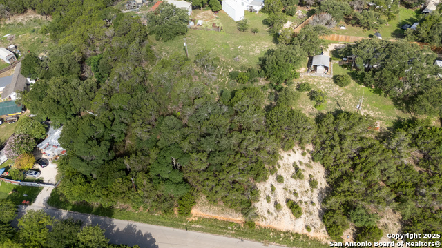 Listing photo id 3 for 235 Sir Arthur