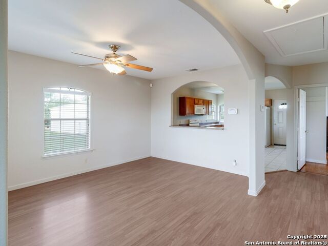 Image 5 of 15 For 8894 Loop 1604 E